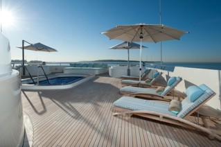 Superyacht Reborn - Her Sundeck